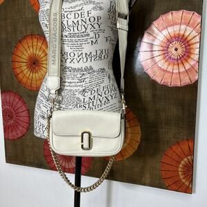 Marc Jacobs Cream Leather Crossbody Gold Chain Designer Bag Clean Girl Aesthetic